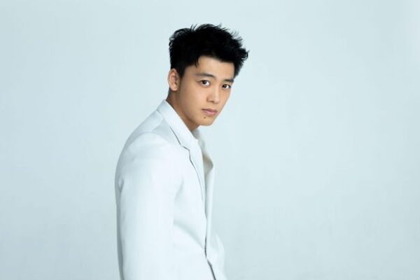 竹内涼真 プロフィール写真｜身長185cm・ホリプロ所属・代表作と年収まとめ用イメージ