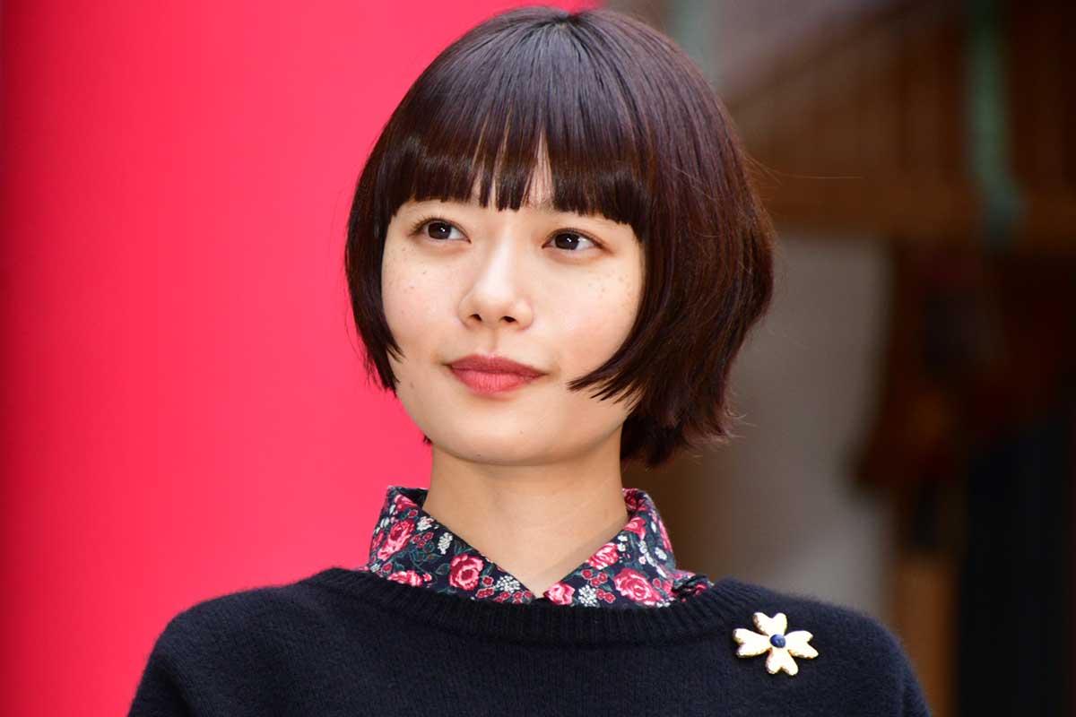 杉咲花のアップ写真｜イベント登壇のアイキャッチ用ショット