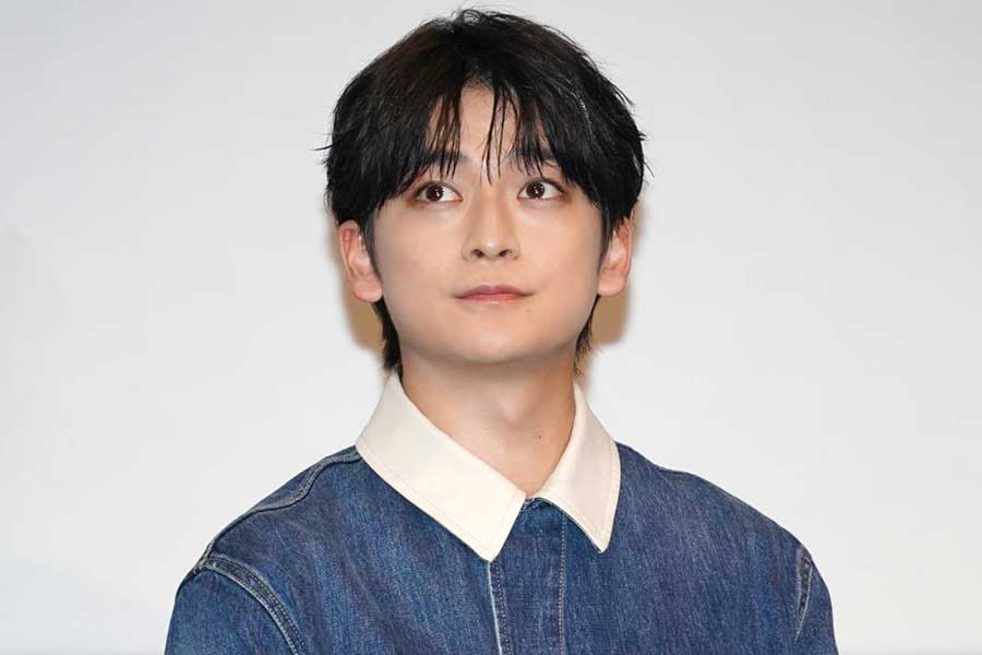 高橋文哉の最新写真。2024年の年収に関わるメディア出演の一部。