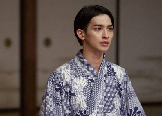 浴衣姿で涙を浮かべる横浜流星のプロフィール写真｜俳優・横浜流星の演技シーンイメージ