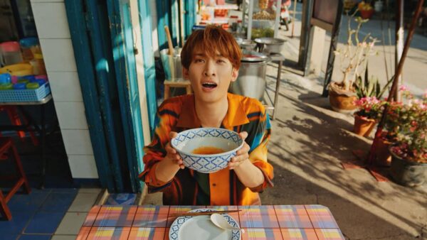 本格エスニック即席麺シリーズ「Yum Yum」のテレビCMの画像