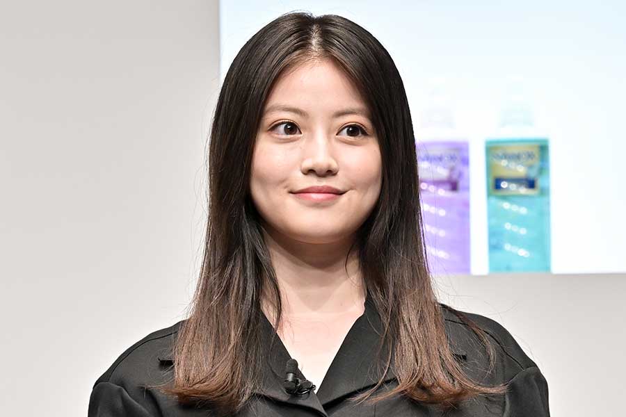 フジテレビ系ドラマ『いちばんすきな花』（木曜午後10時）の公式インスタグラムで公開された時の画像